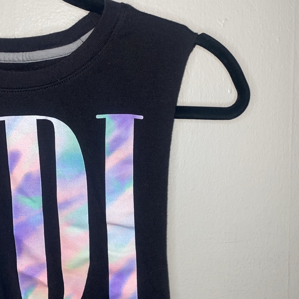 🪼Adidas “go to performance tee” with cool pastel lettering! - Picture 2 of 8